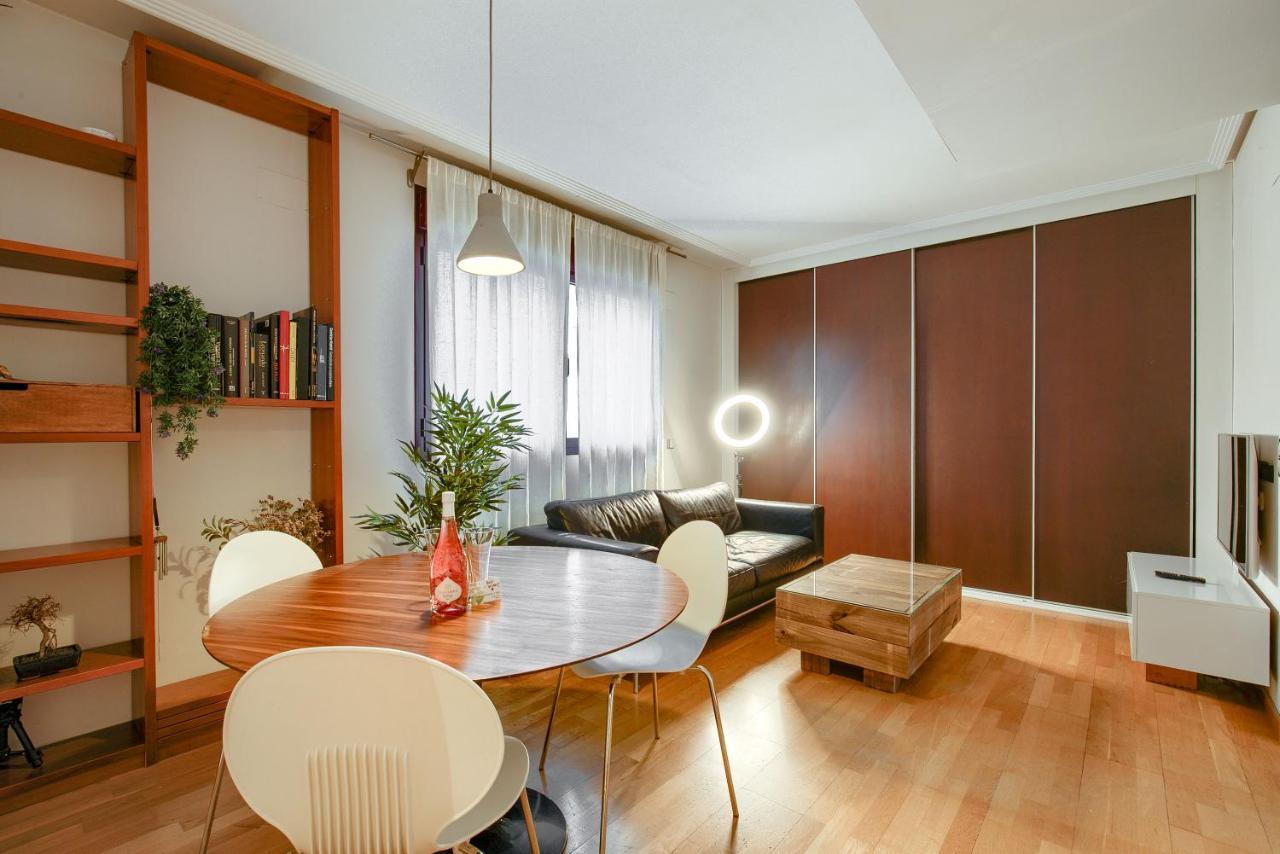 Apartamento En Chamberi Con Piscina - Lovely Apartment In The City Center With Swimming Pool Madrid Exterior photo