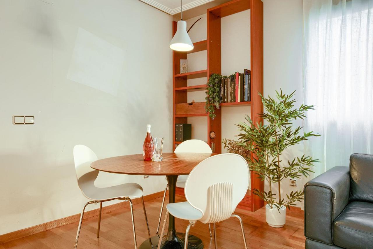 Apartamento En Chamberi Con Piscina - Lovely Apartment In The City Center With Swimming Pool Madrid Exterior photo